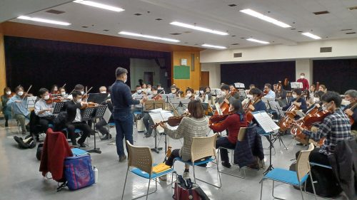 練習中の川崎市民交響楽団